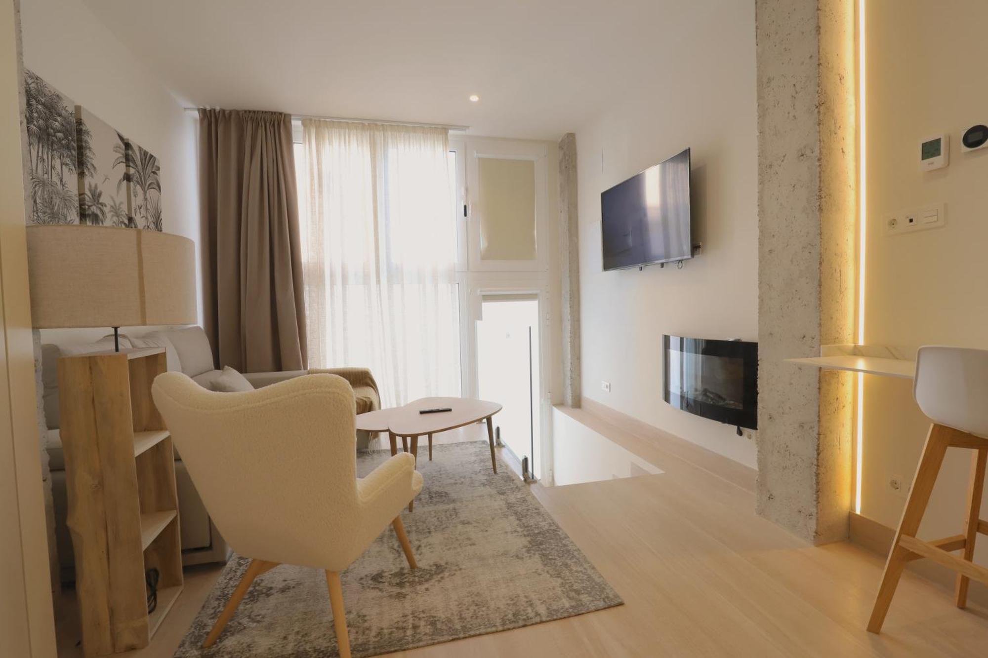 Apartamentos Orilla Del Bernabeu Madrid Exterior photo