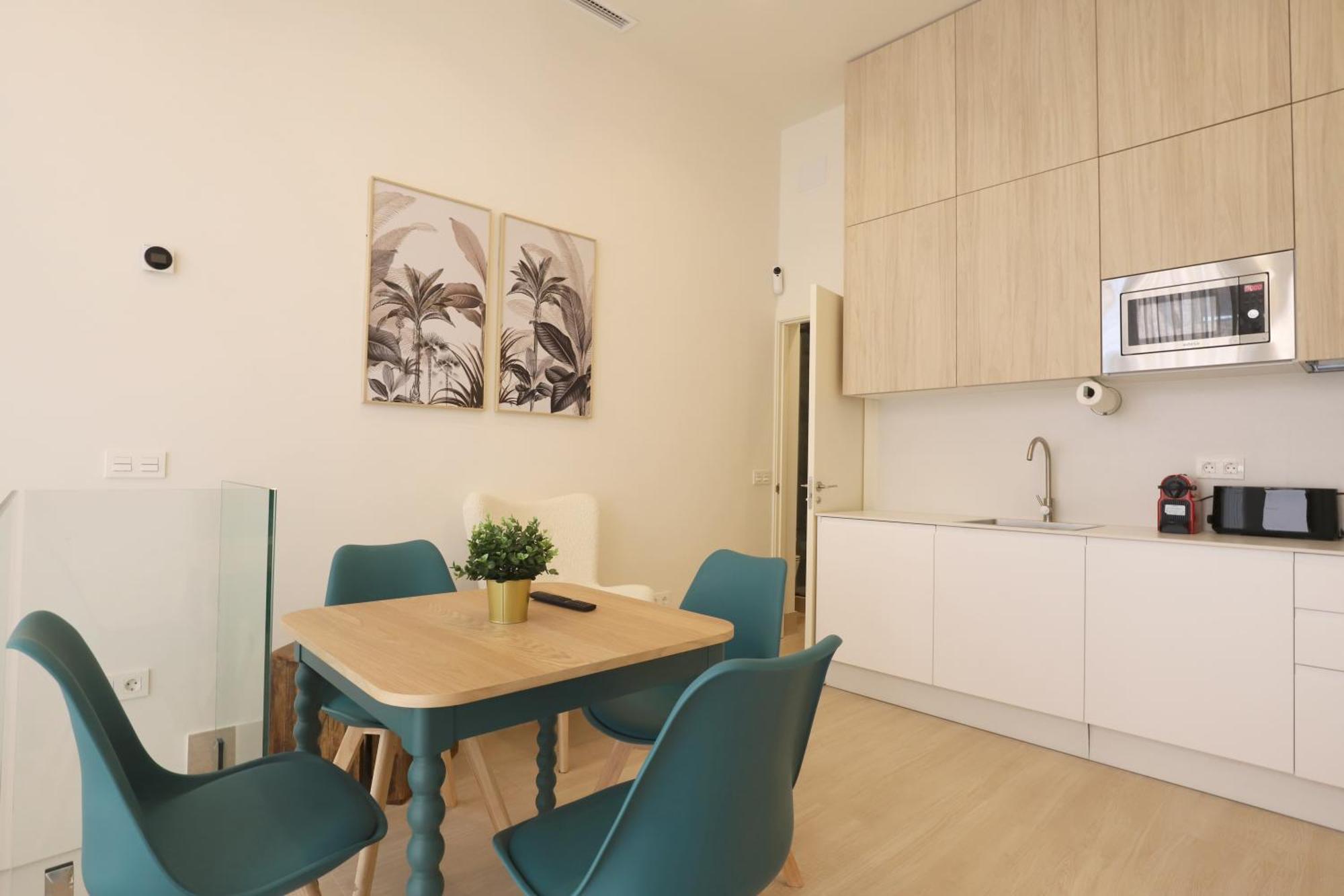 Apartamentos Orilla Del Bernabeu Madrid Exterior photo