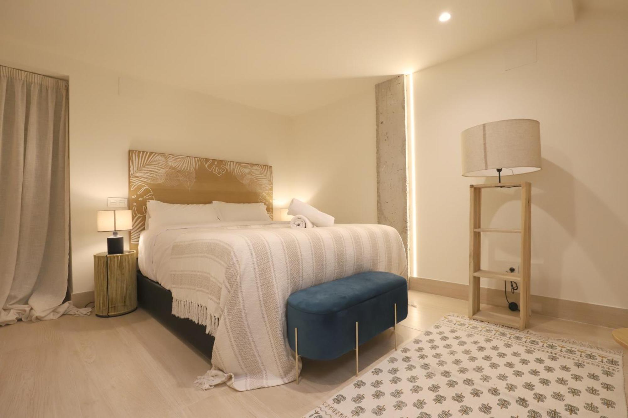 Apartamentos Orilla Del Bernabeu Madrid Exterior photo