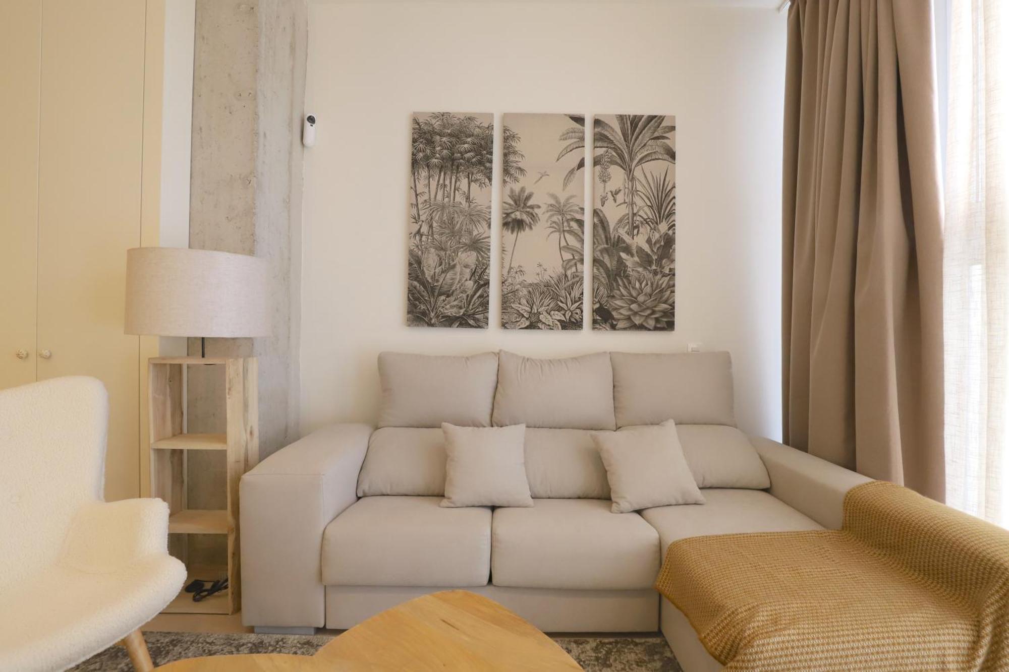 Apartamentos Orilla Del Bernabeu Madrid Exterior photo
