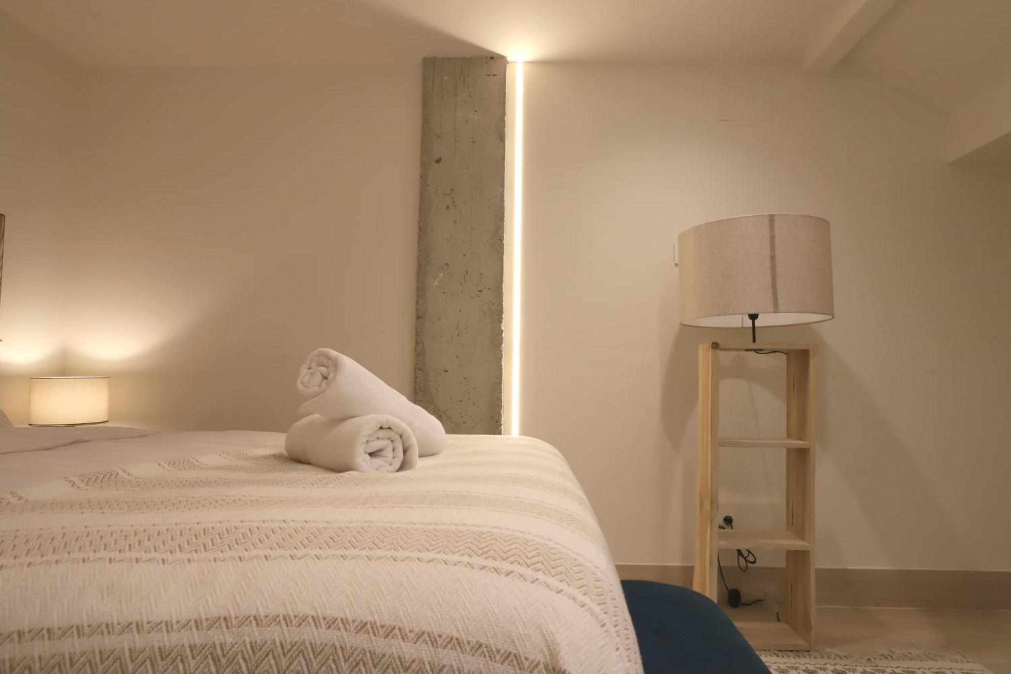 Apartamentos Orilla Del Bernabeu Madrid Exterior photo