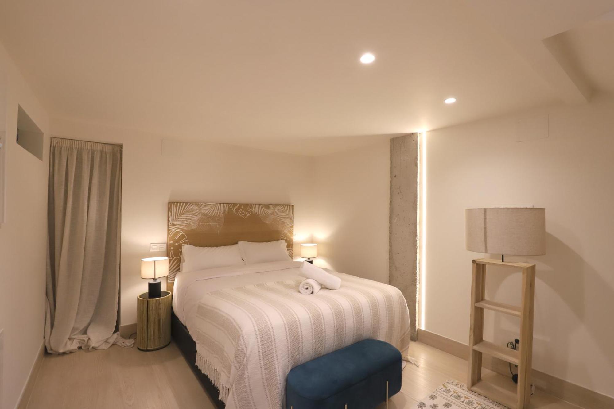 Apartamentos Orilla Del Bernabeu Madrid Exterior photo